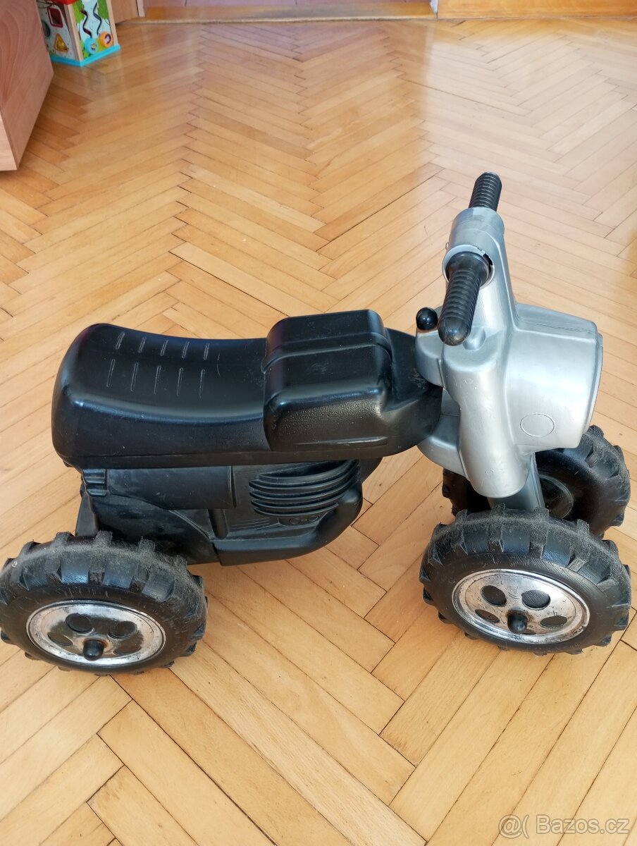 Odrážedlo-motorka