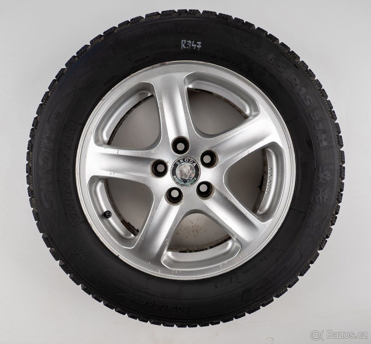 Škoda Octavia - Originání 15" alu kola - Zimní pneu