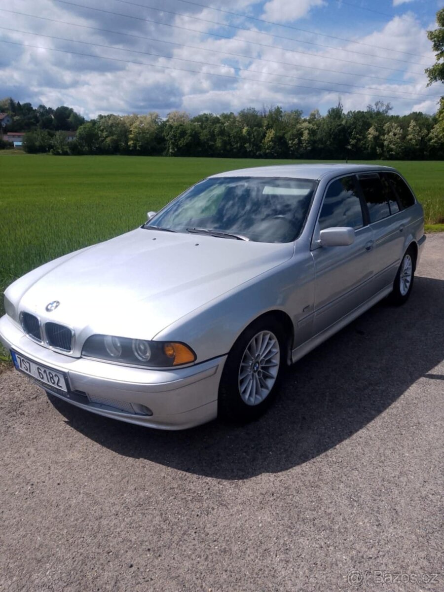 BMW 525D ROK 2001 STK 0/5/2027 Manuál