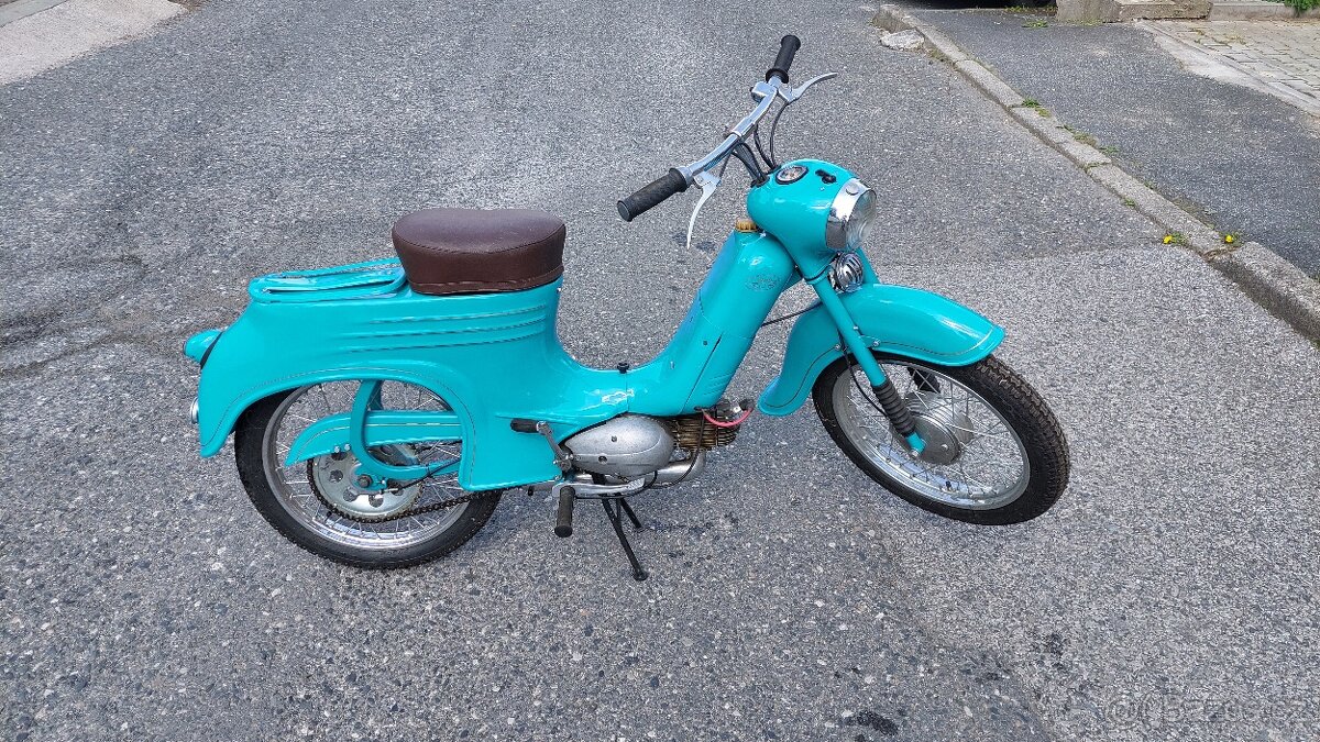 JAWA 555 pařez