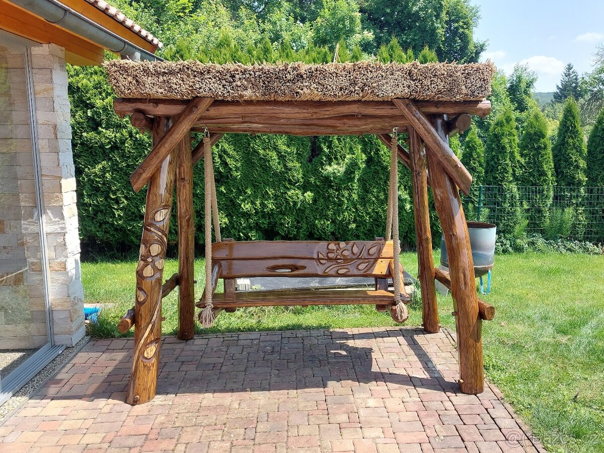 Dřevěná houpačka. Dubová houpačka. Zahradní nábytek.