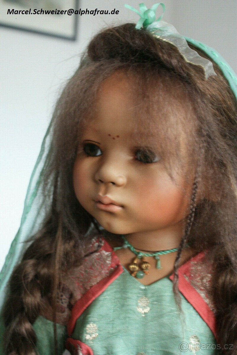 Porcelánová panenka Manisha od Annette Himstedt z roku 2003