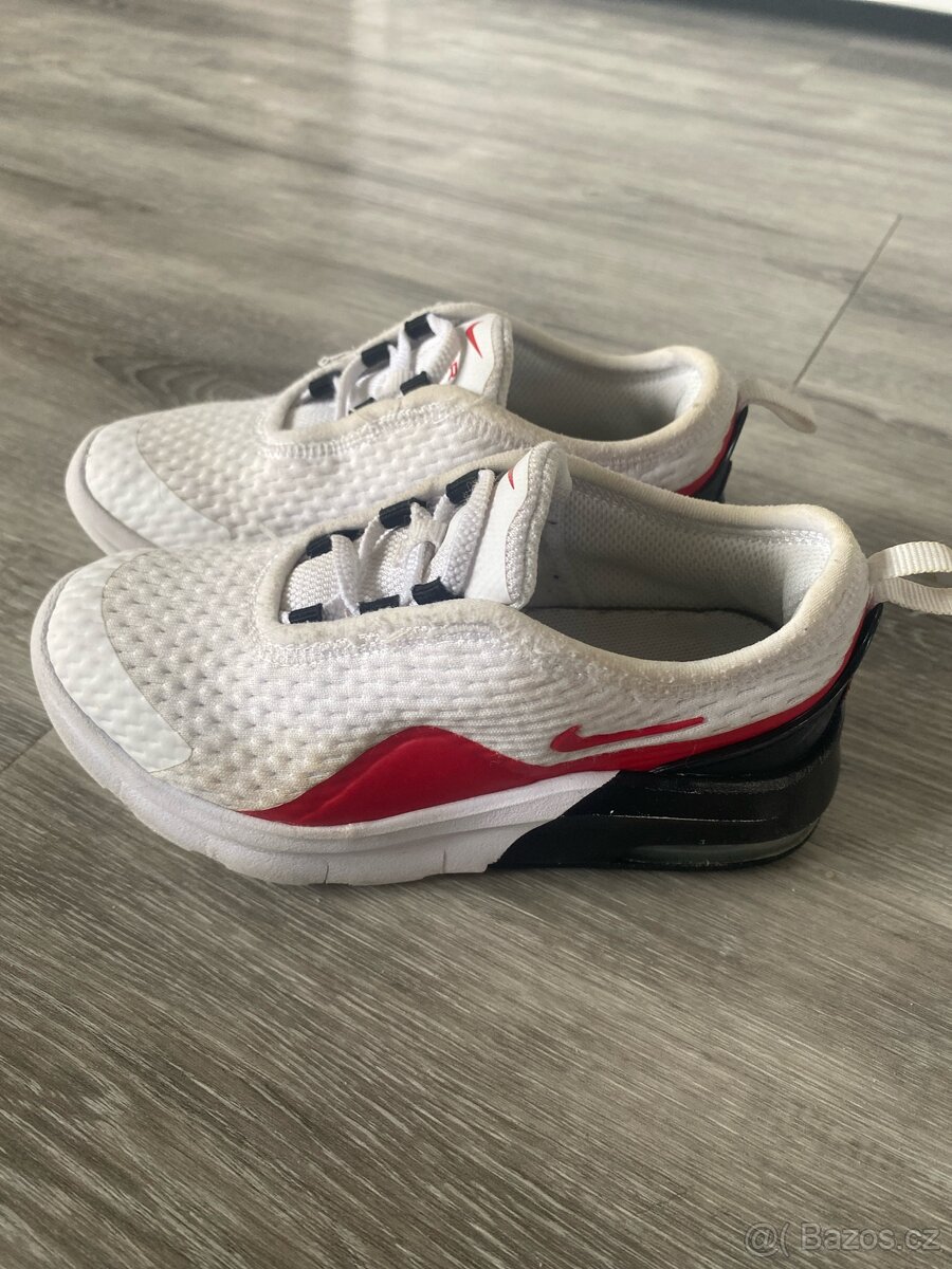 Nike AIR MAX MOTION 2