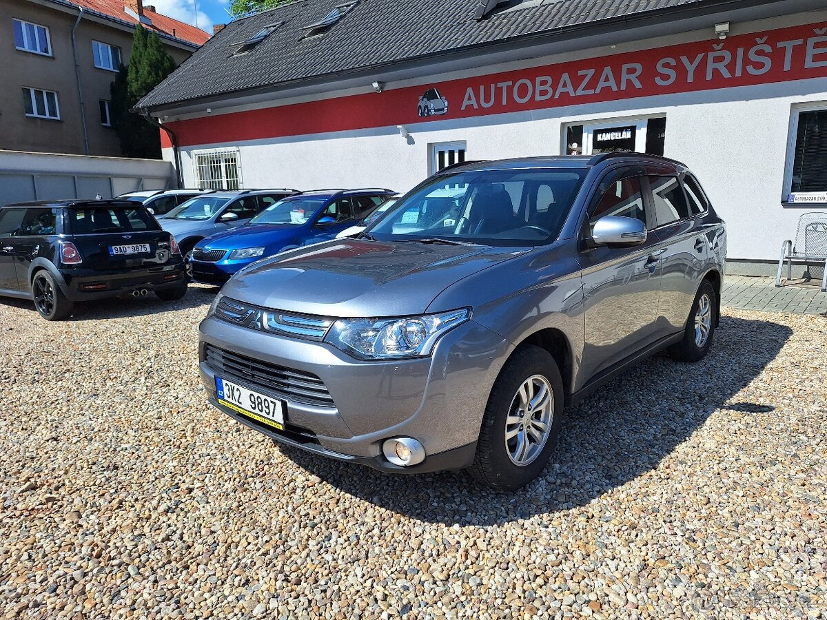 Mitsubishi Outlander 2.2 Di-d 110KW 4x4, Tažné, S.Kniha, ČR