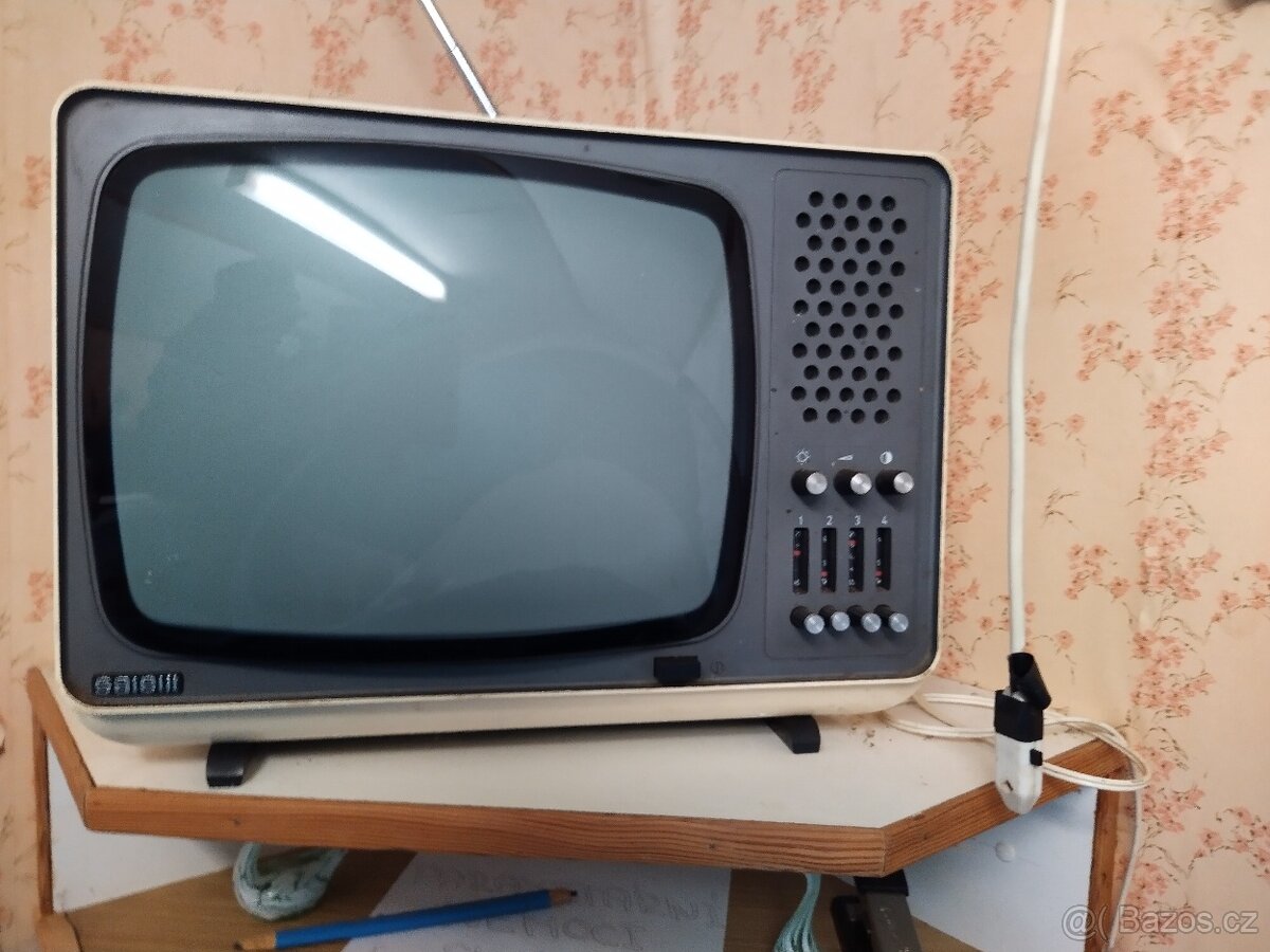 Retro televizor SATELIT