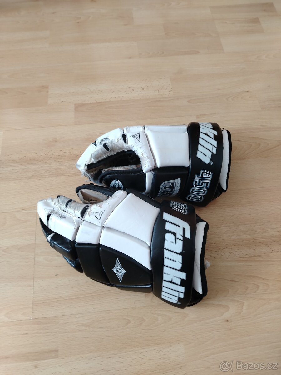 Hokejove rukavice