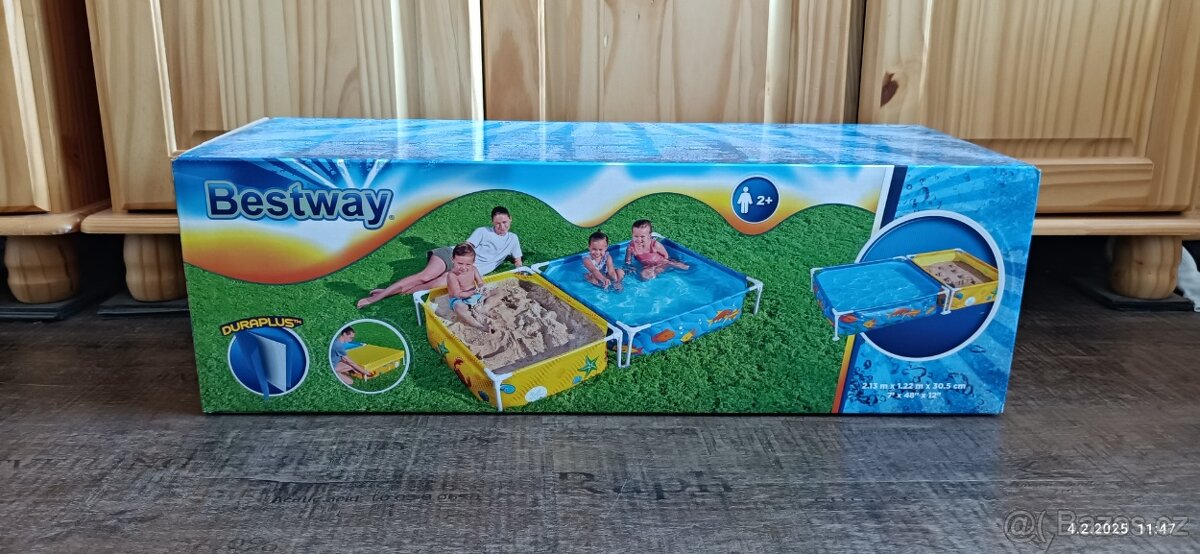 Dětský bazén s pískovištěm