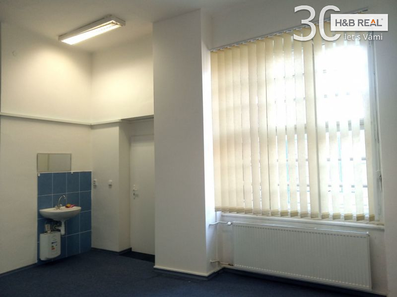 Pronájem kanceláře / ordinace (Hranice, 24+16 m2)