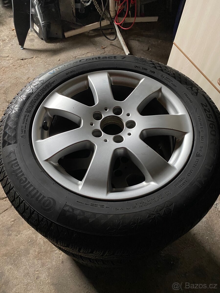 Zimní pneu 225/60/17 XL, včetně Alu kol Mercedes.