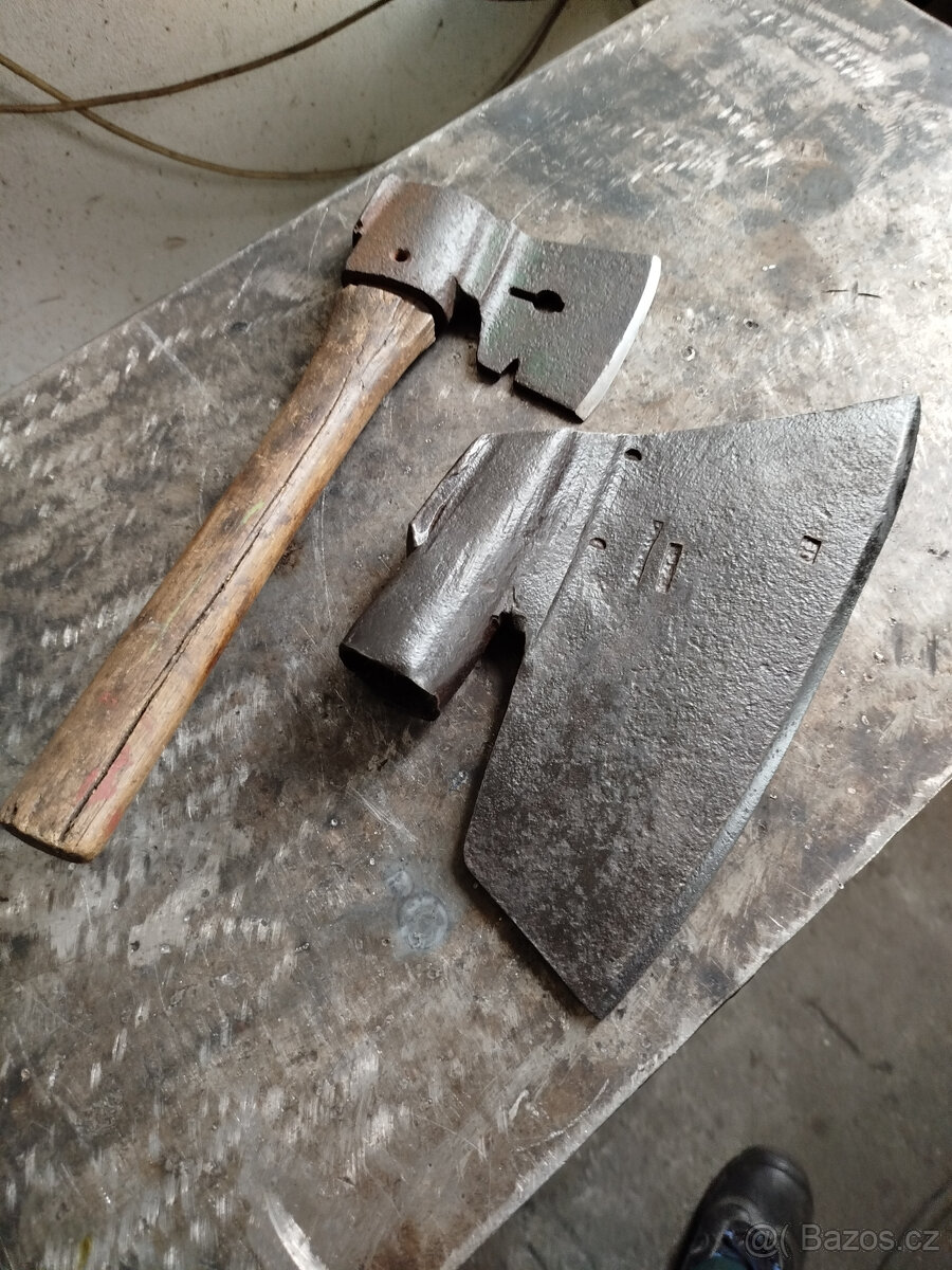tesařské sekery