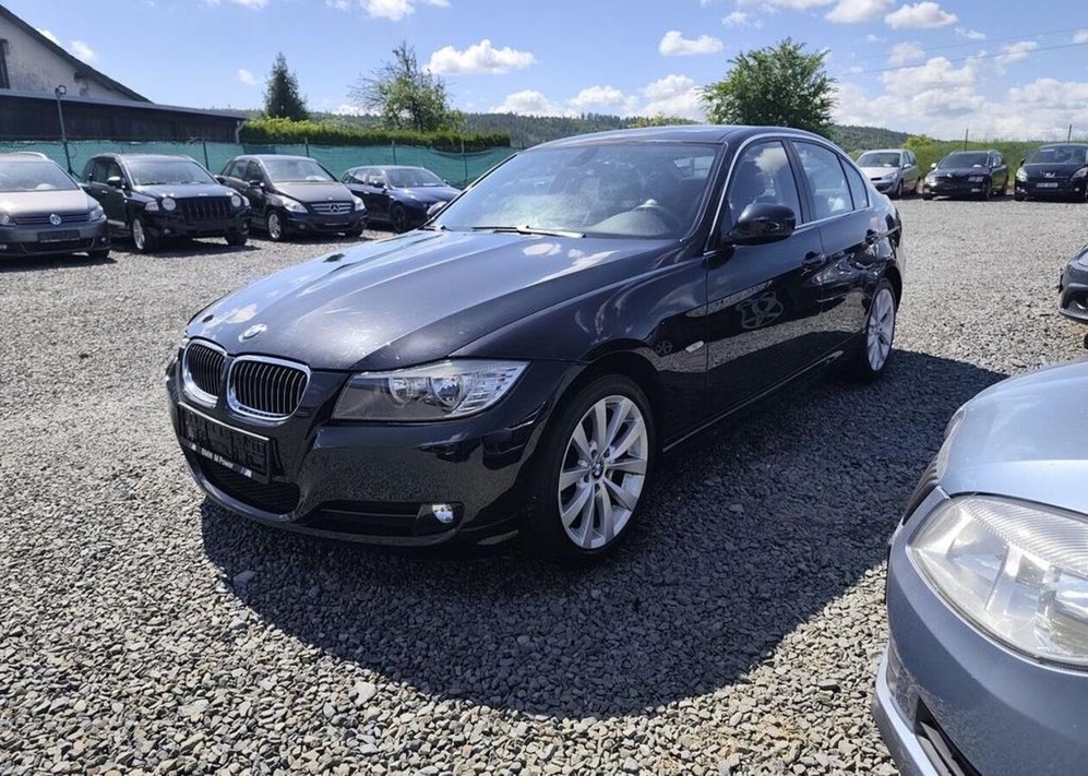 BMW Řada 3 325D Manuál, Malé Km, Klima nafta manuál 145 kw