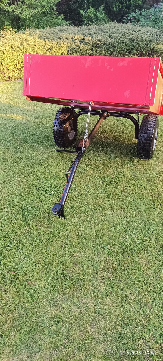 Přívěsný vozík za zahradní traktor