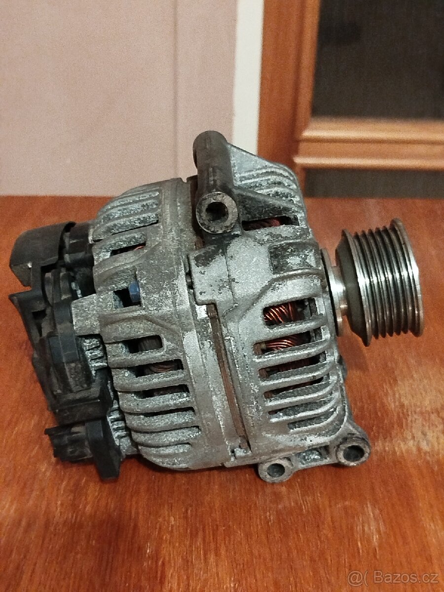 Alternátor