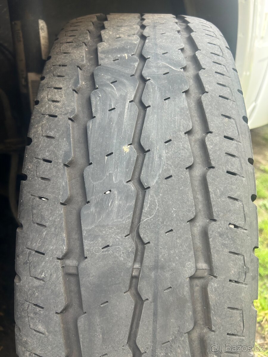 Pneu Continental 225/75 R16CP