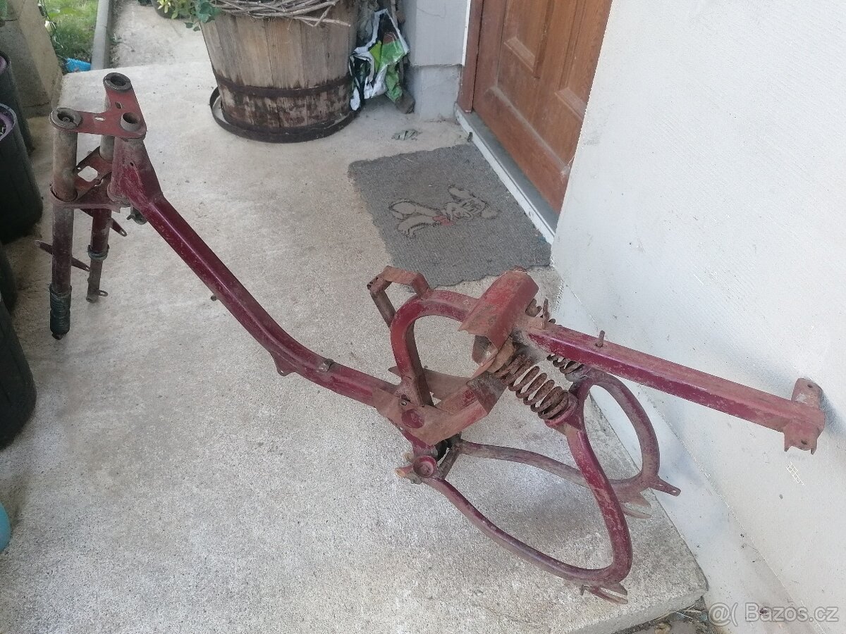 Predám rám s vidlicami na Jawa 555 pionier