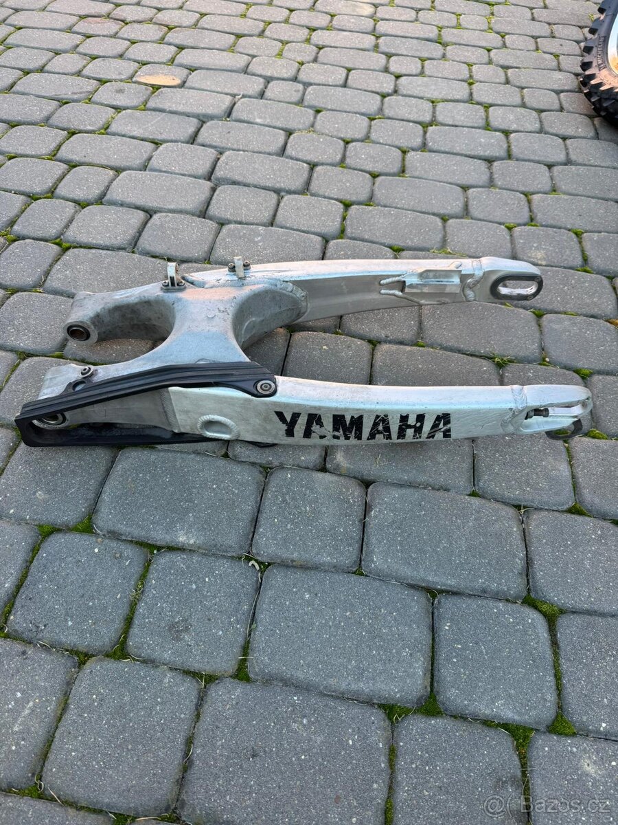 Kyvná vidlice zavěšení kyvka kolo Yamaha YZF WRF YZ