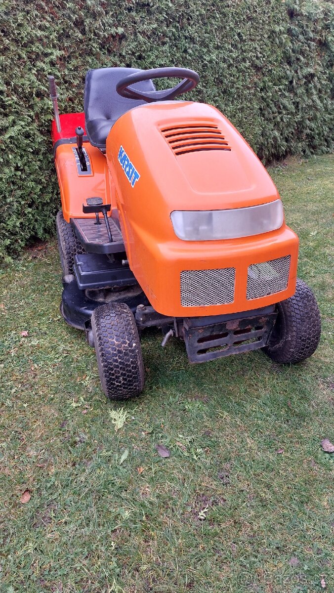 Zahradní traktor Karsit