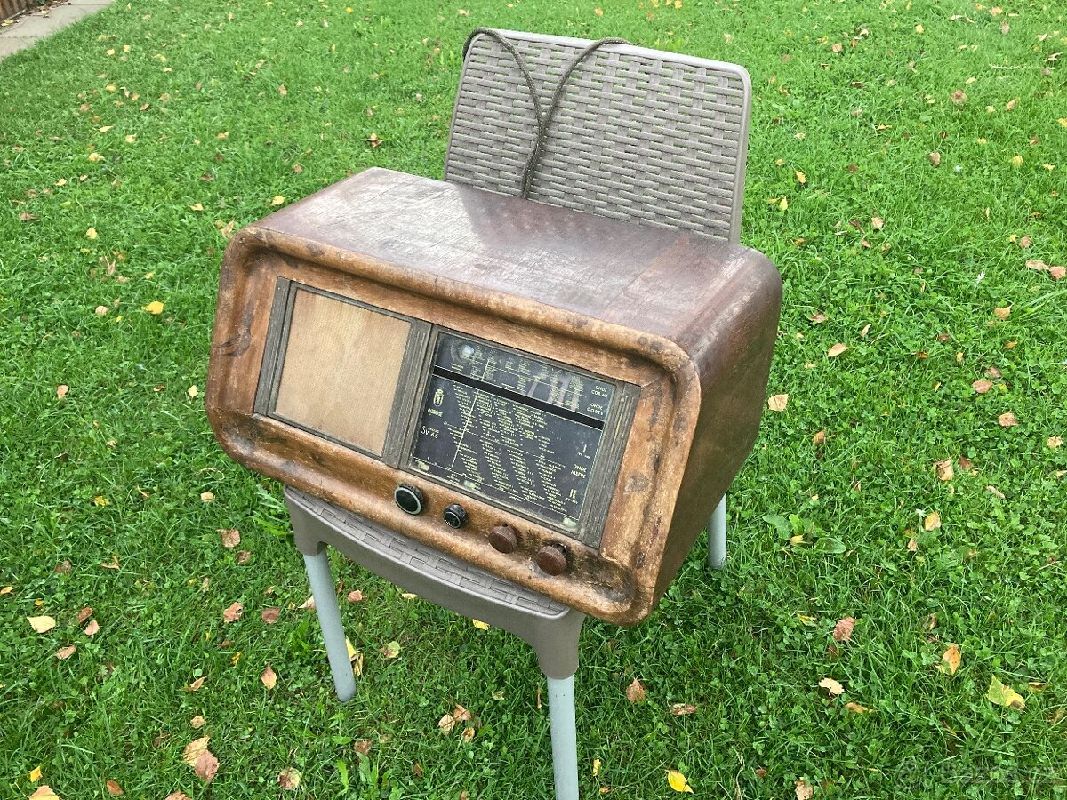 Starožitné retro rádio magnadyne