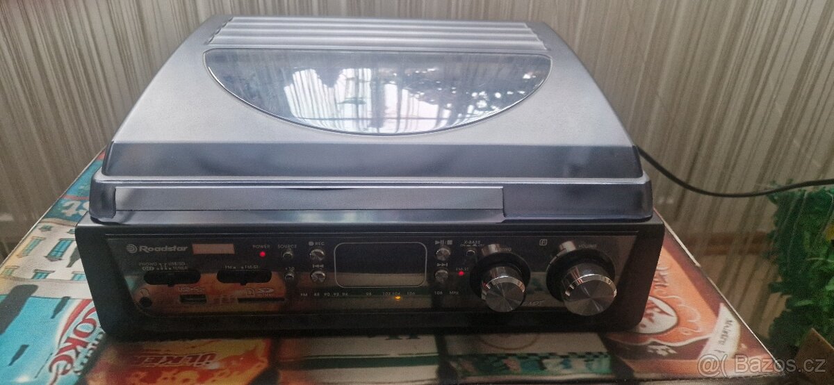 Trojkombinace radio, usb, Sd a gramofon se  spatnou prenosko