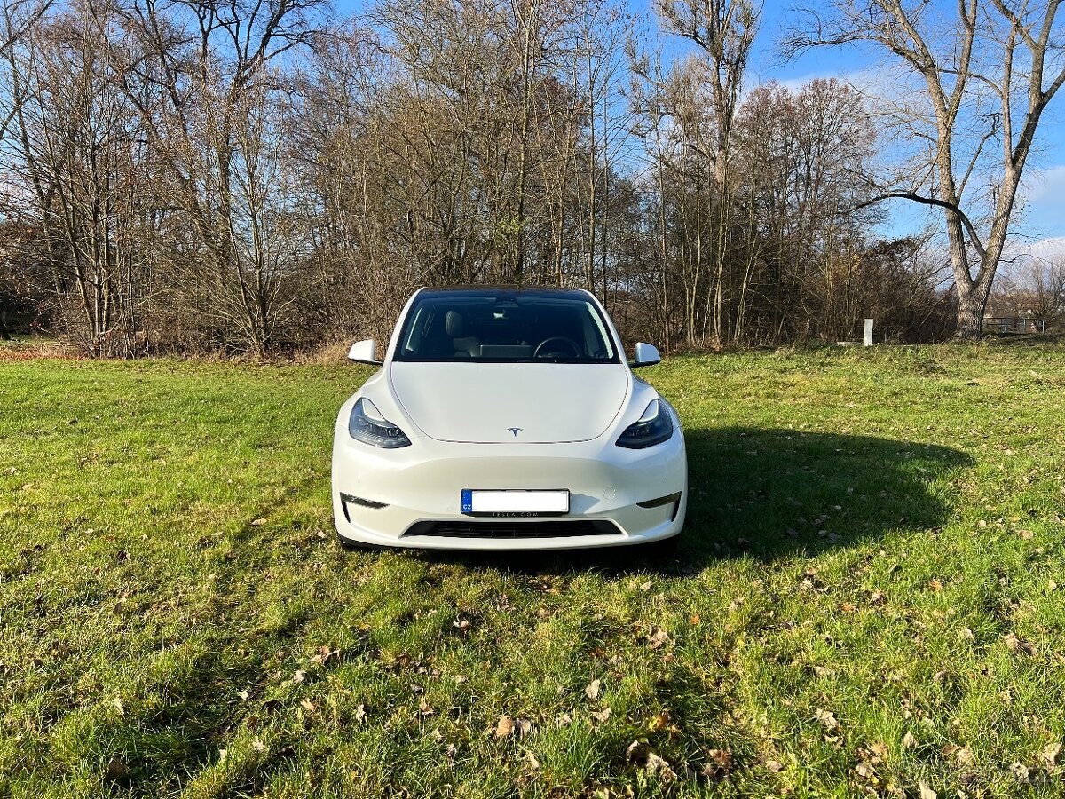Tesla model Y LR Acceleration Boost Tažný