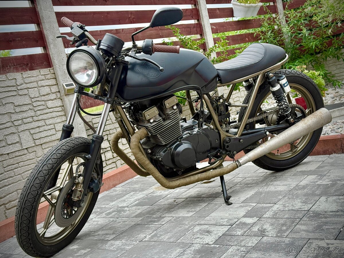 Suzuki GSX400e Cafe Racer