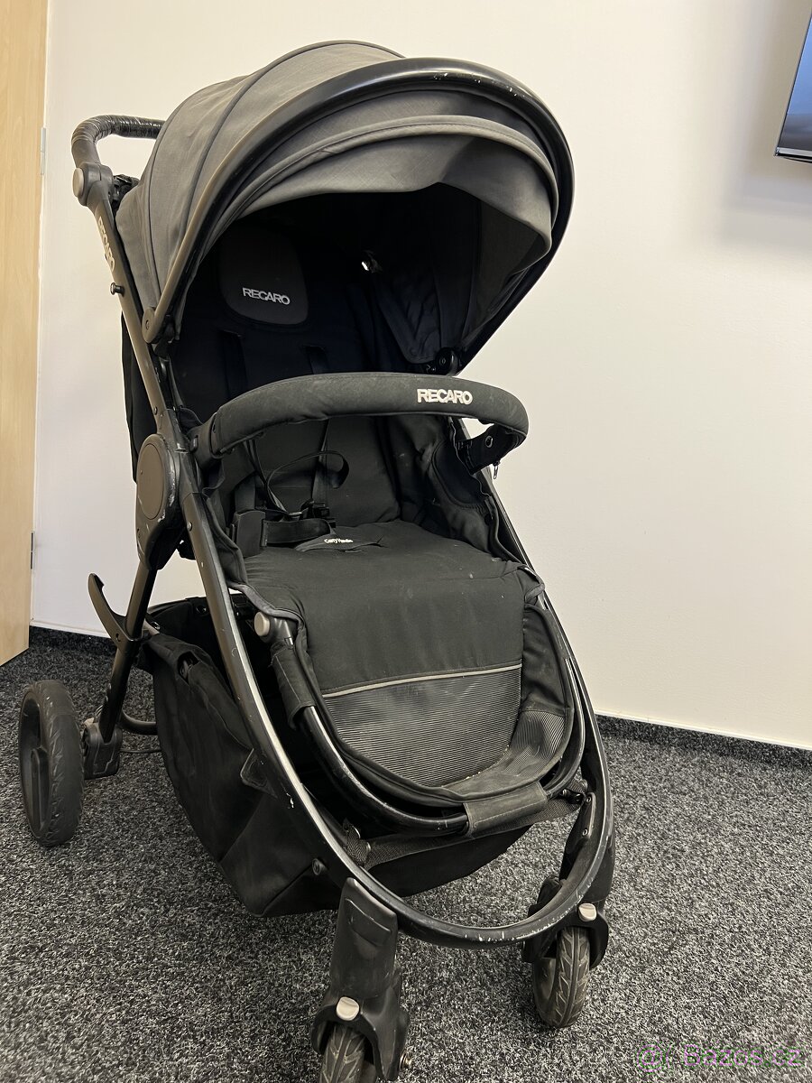 detsky skládací kočárek RECARO + pláštěnka + cestovní obal