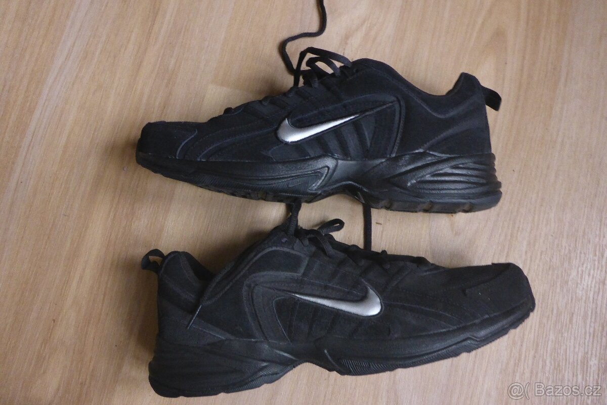 vycházkové kožené boty Nike černé