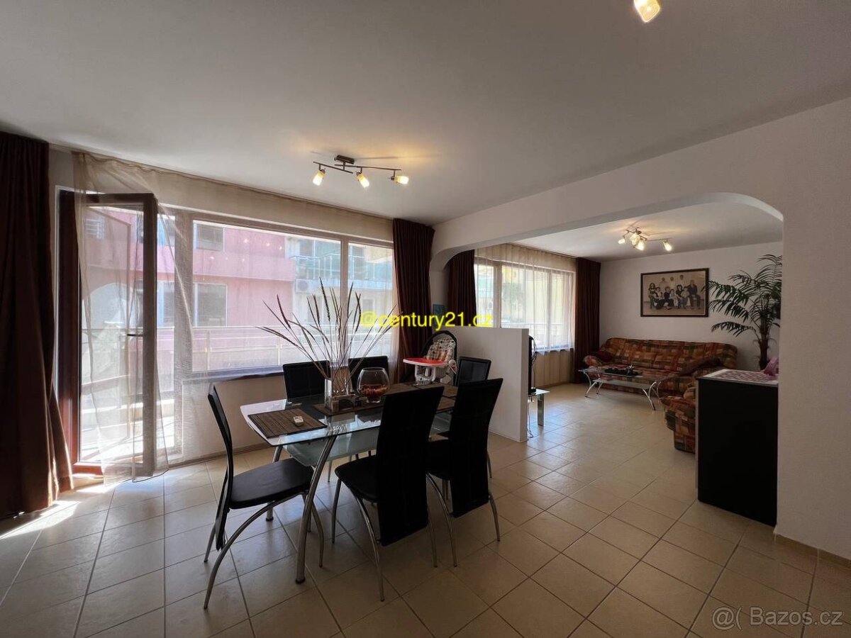 Apartmán 2+kk v Pomorie, Bulharsko – 97 m² u pláže