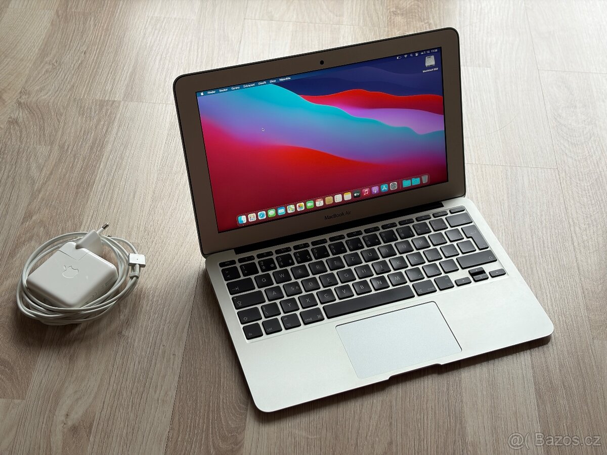 Apple Macbook Air 11¨ / 1,3 GHz i5 / 128Gb SSD - TOP