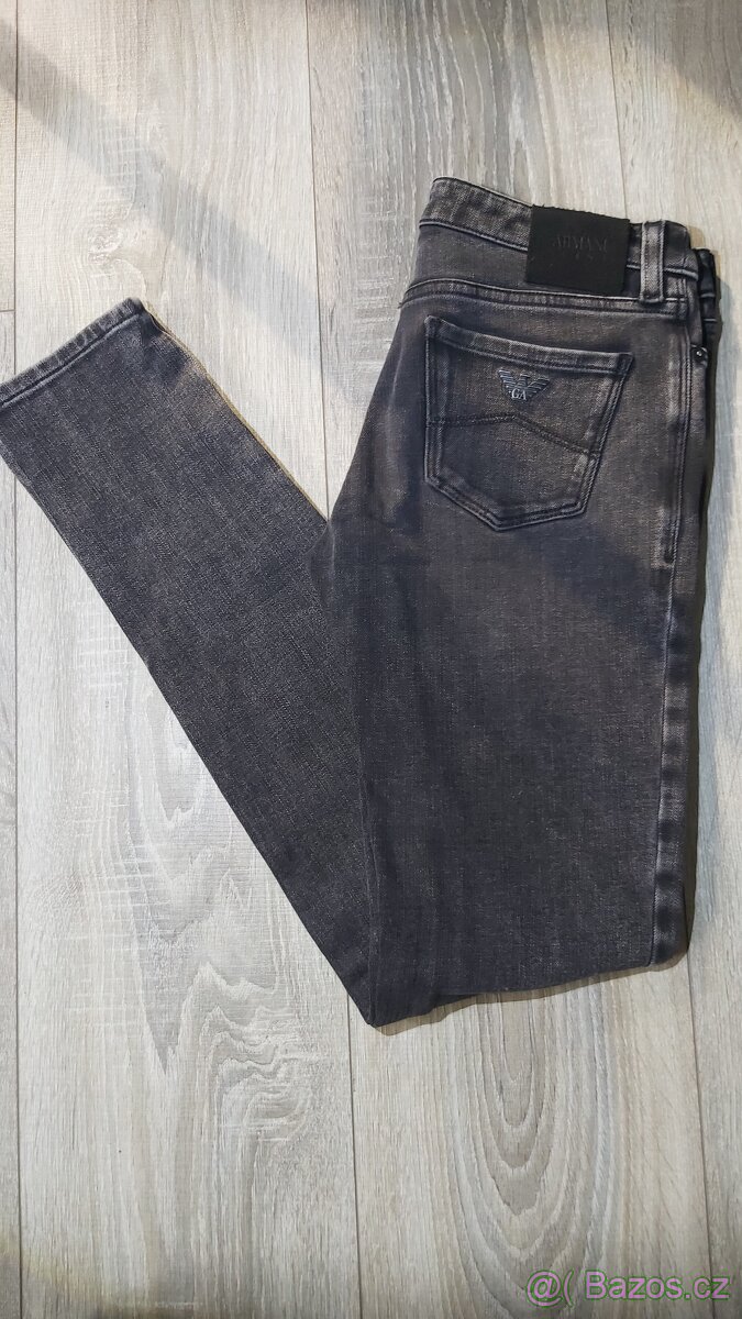 Armani džiny