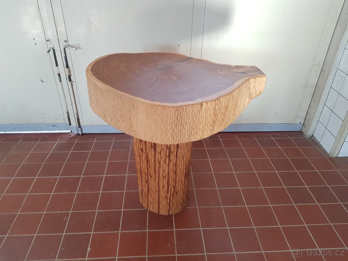 Dřevěná stůl masiv – ideální na grilování
