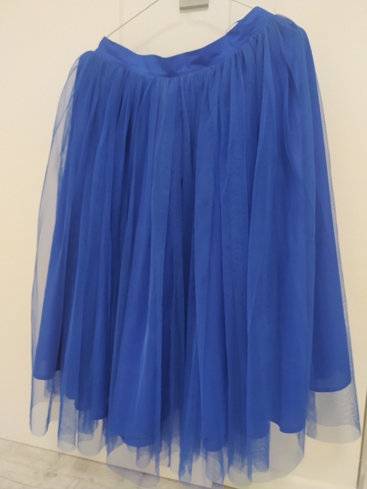 Modrá tylová sukně