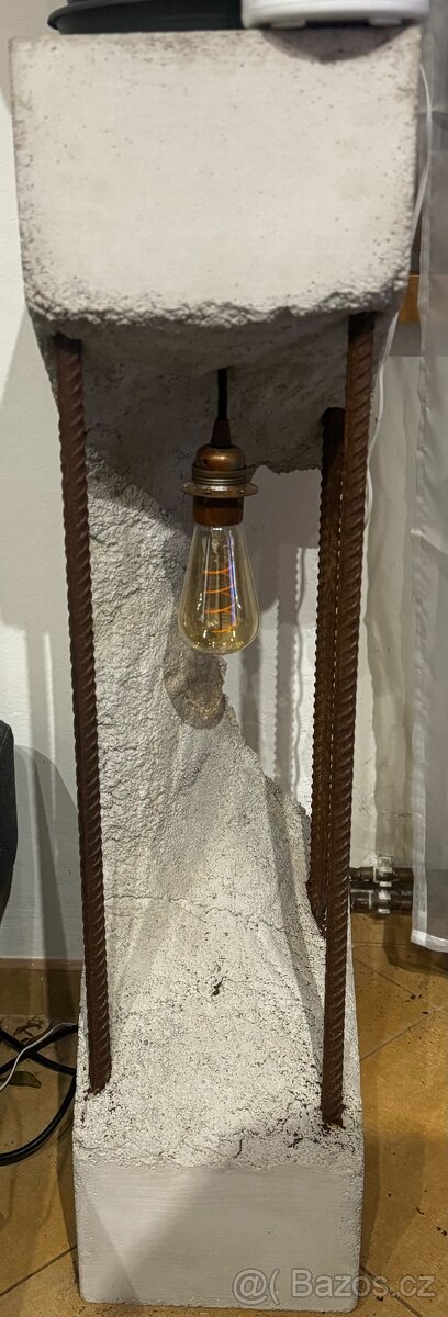 Betonová lampa stmívatelná