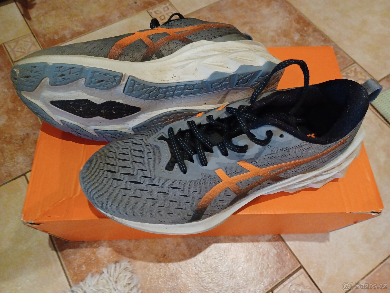Běžecké boty Asics Novablast 2