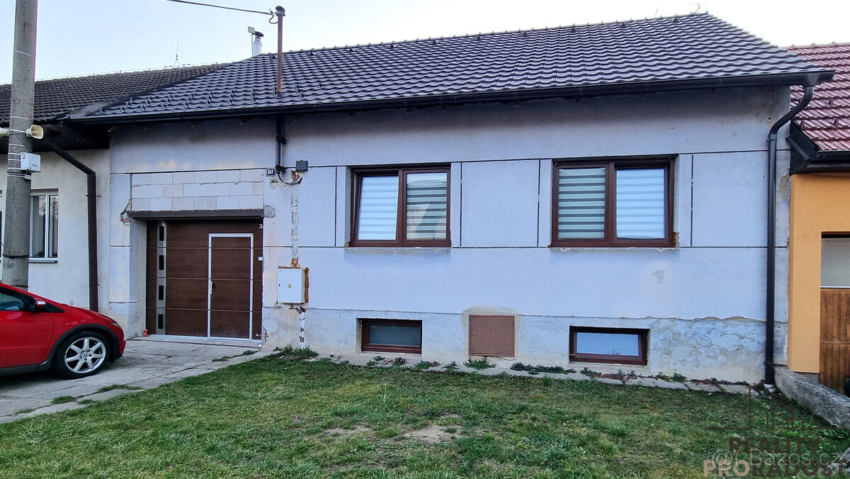 Rodinný dům 4+1 v Petrově – sklep, dvůr, zahrada, po rekonst