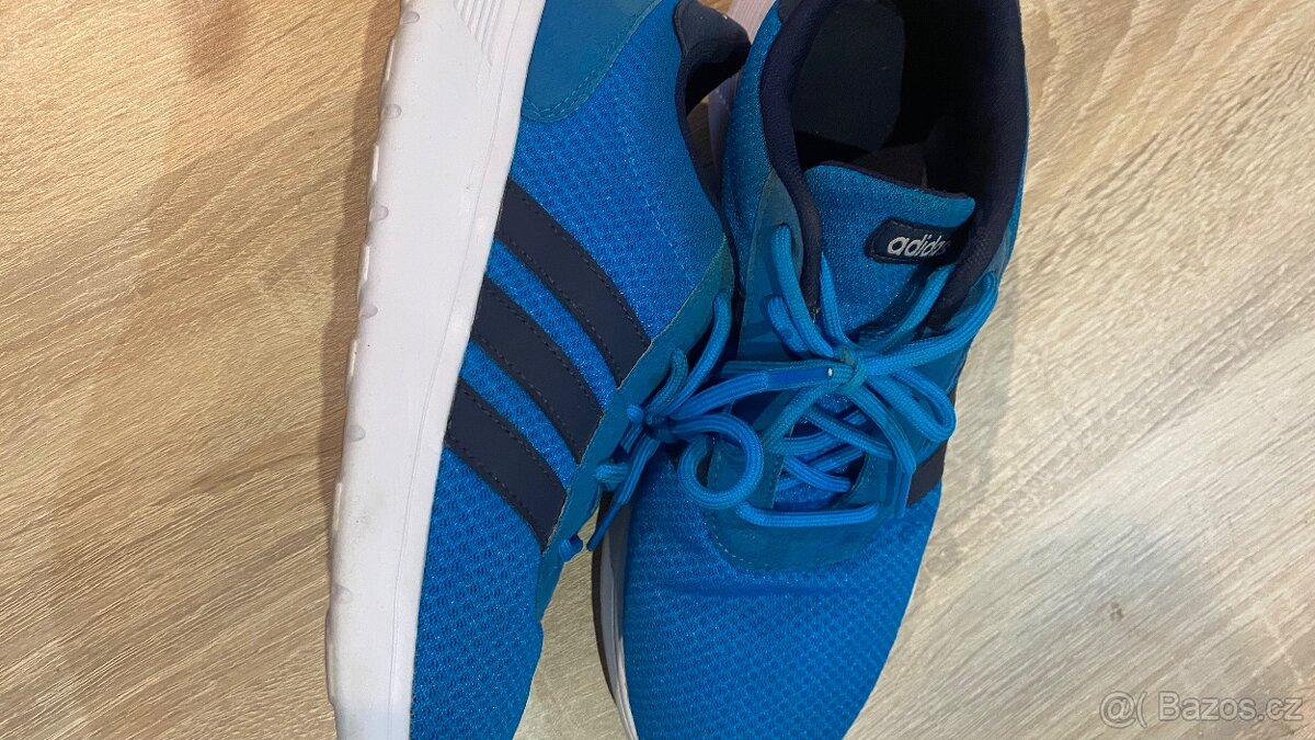 Adidas lehká obuv na léto v 42