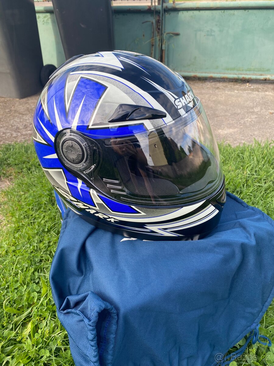 Helma na motorku Shark S500 fractal