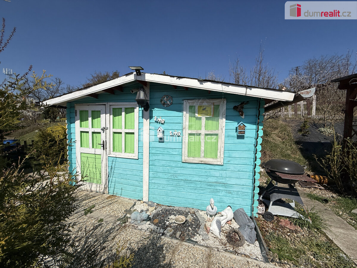 Pronájem zahrady 443 m² v zahrádkářské kolonii - v obci Nela