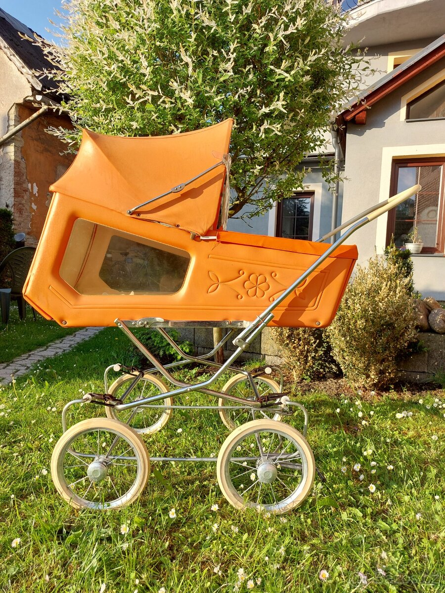 Retro kočárek Liberta