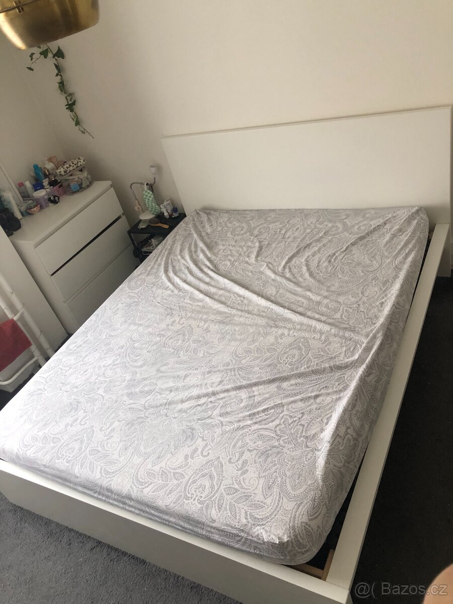 Ikea postel MALM