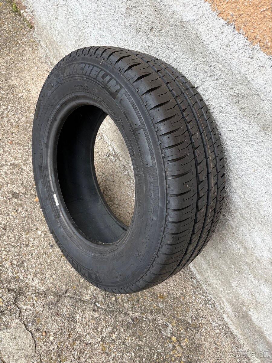 Michelin 225/65 R16C