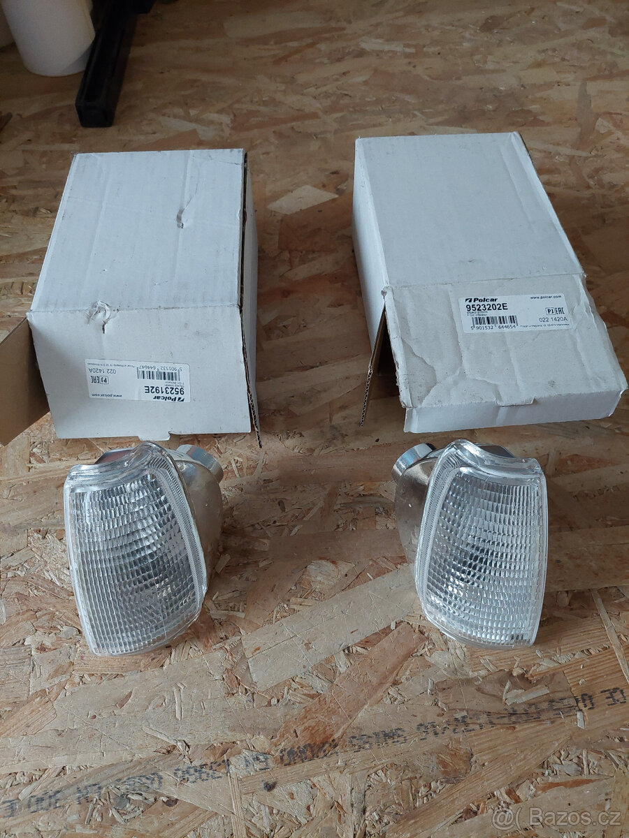Prodám blinkry přední pravý+levý VOLKSWAGEN POLO 91-94