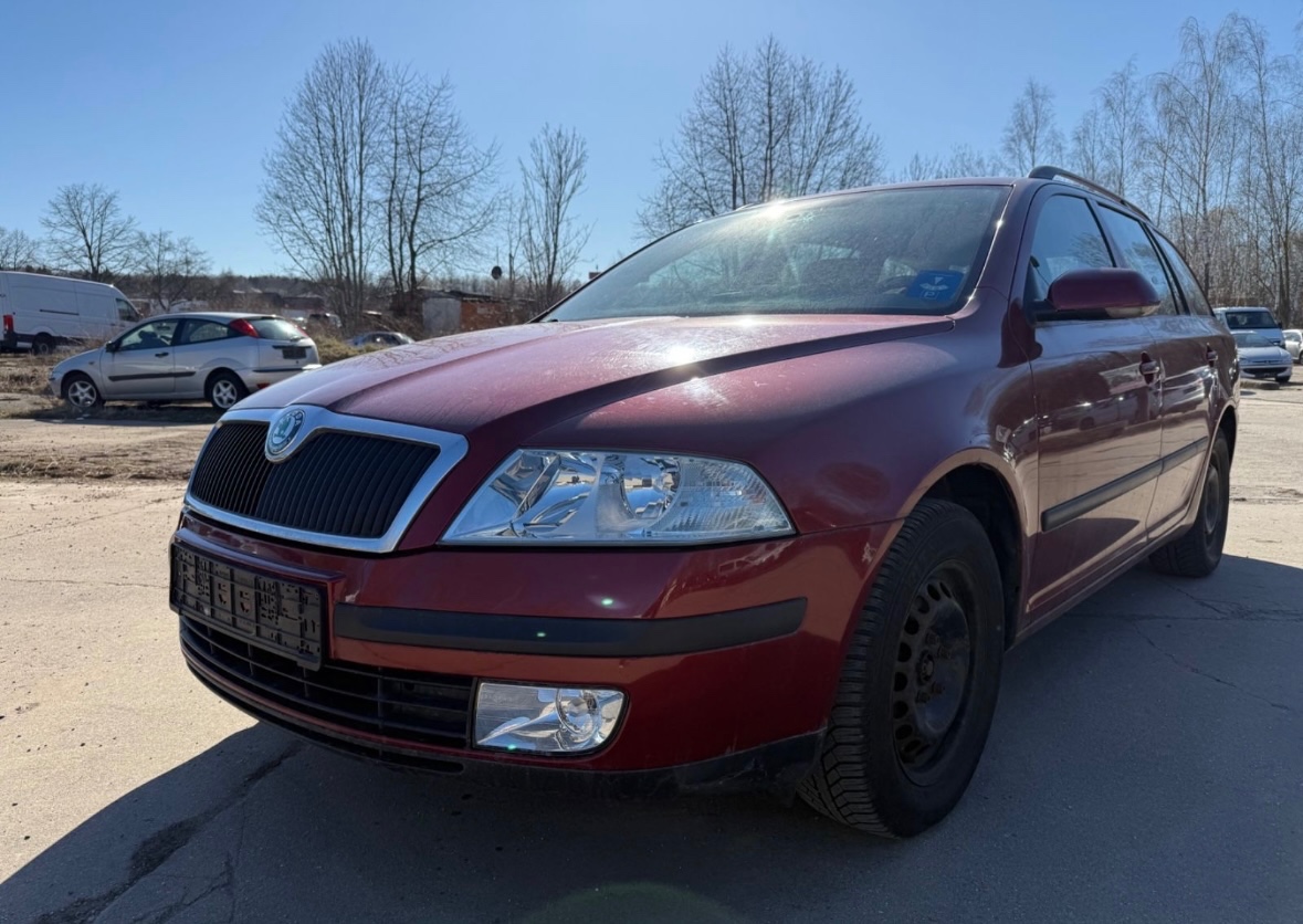 Škoda Octavia II Combi 2.0i 110kw, manuál, původ DE