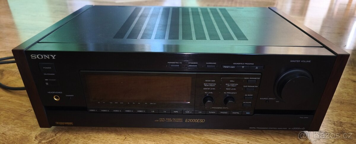Předzesilovač SONY TA-E2000 ESD,pěkný, kompletní,čti popis