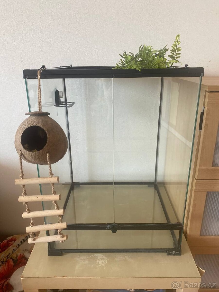 Terárium vertikální (60x45x45)+ Dvojita Lampa+tepelný kabel