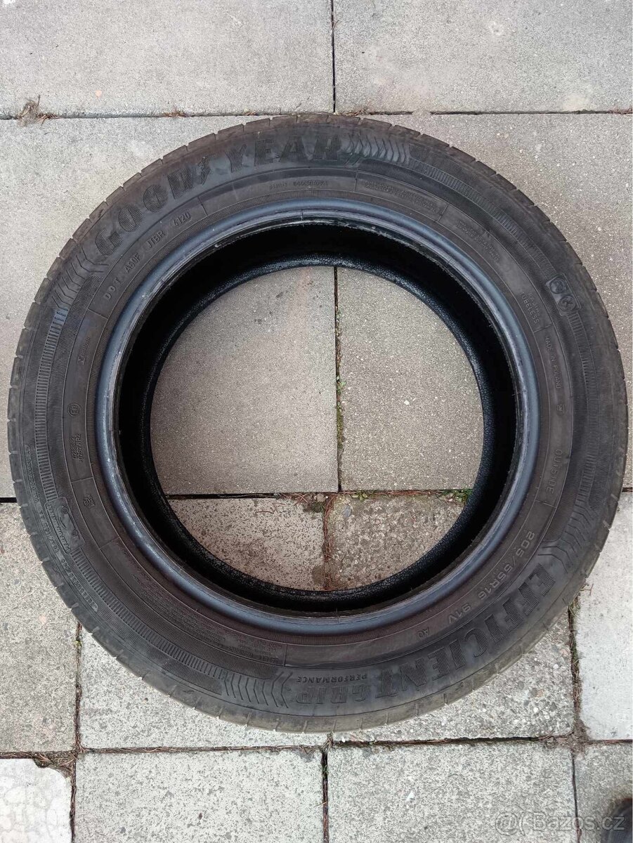 Letní pneu 205/55 r16