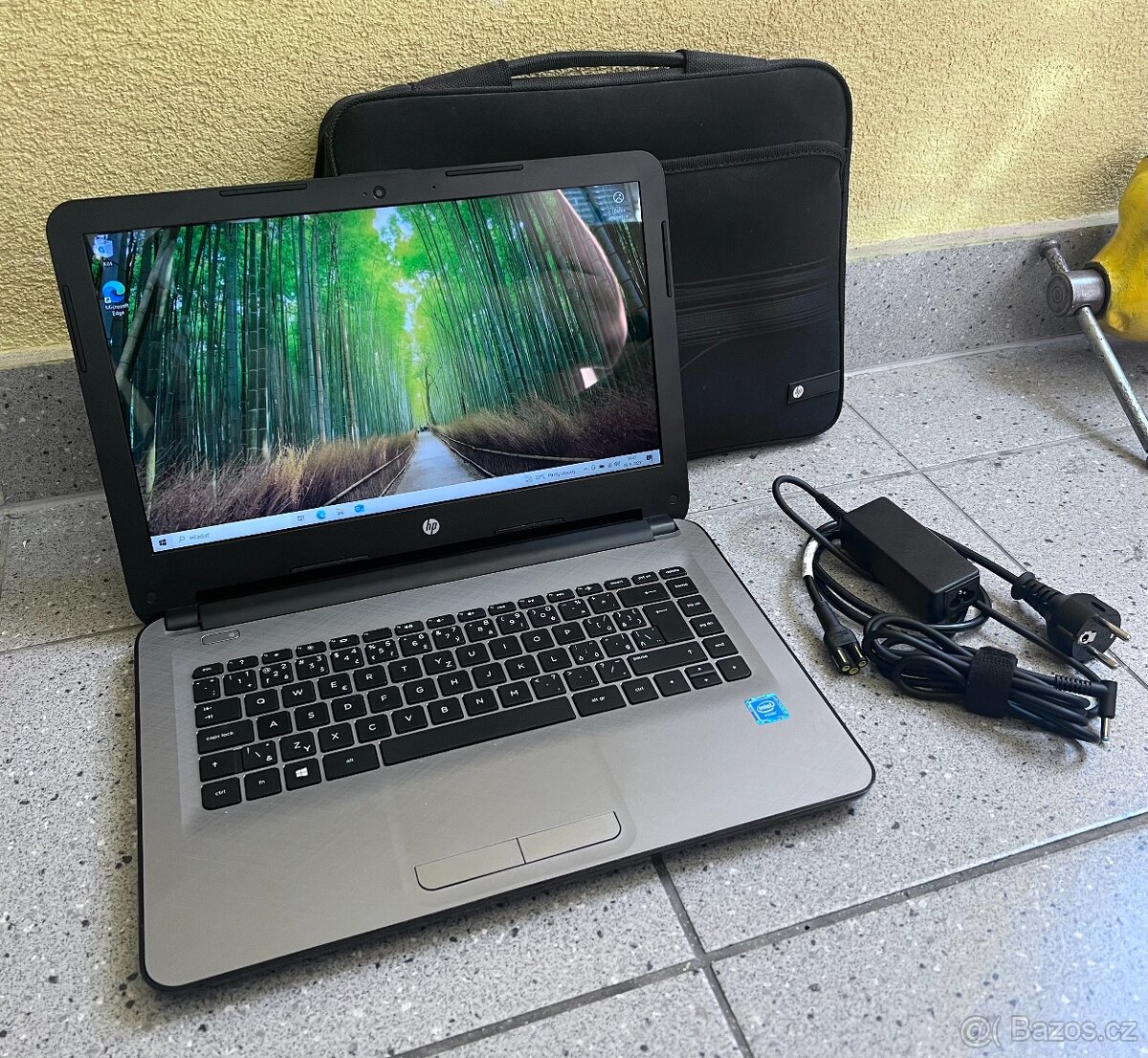 HP 14 / Celeron N3050 / 2GB RAM / 32GB Flash / 14"