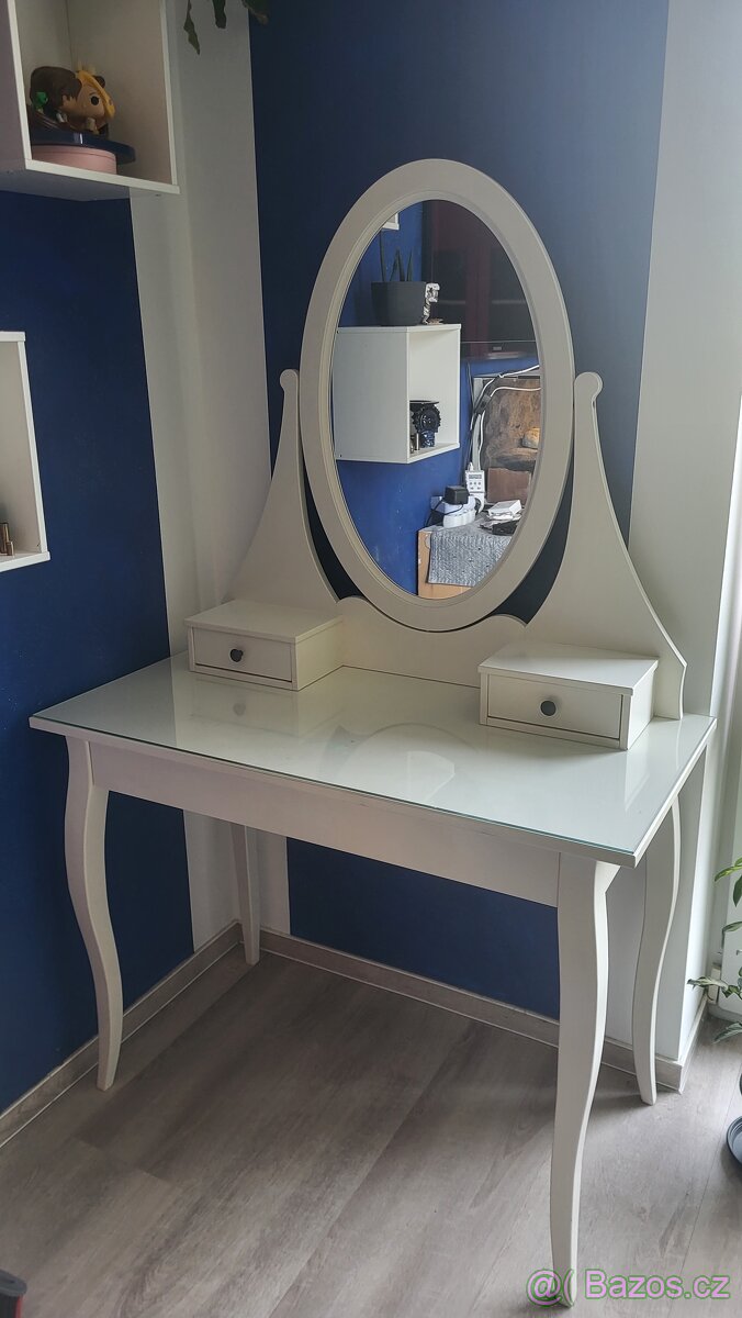Toaletní stolek HEMNES