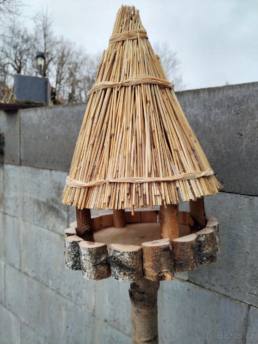 Prodám originální ptačí krmítko