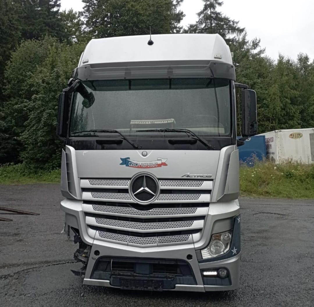 Mercedes Benz Actros 2548